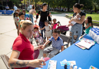 Picnic del Día de la Comunidad; Parque Fairhill Square