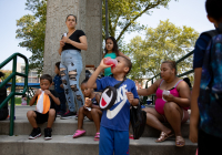 August 8, 2019 - El Picnic Comunitario de la Senadora Estatal Christine Tartaglione fue un gran éxito entre los niños y sus familias que se reunieron hoy en Fairhill Square Park para deleitarse con música gratuita, perros calientes, pretzels suaves, hielo de agua, pintura de caras y el popular regalo de mochilas de regreso a la escuela de la senadora. Cientos de jóvenes se marcharon con mochilas nuevas al hombro y sonrisas en la cara.