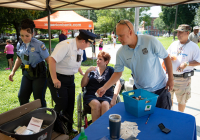 August 8, 2019 - El Picnic Comunitario de la Senadora Estatal Christine Tartaglione fue un gran éxito entre los niños y sus familias que se reunieron hoy en Fairhill Square Park para deleitarse con música gratuita, perros calientes, pretzels suaves, hielo de agua, pintura de caras y el popular regalo de mochilas de regreso a la escuela de la senadora. Cientos de jóvenes se marcharon con mochilas nuevas al hombro y sonrisas en la cara.