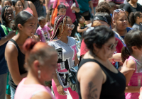 August 8, 2019 - El Picnic Comunitario de la Senadora Estatal Christine Tartaglione fue un gran éxito entre los niños y sus familias que se reunieron hoy en Fairhill Square Park para deleitarse con música gratuita, perros calientes, pretzels suaves, hielo de agua, pintura de caras y el popular regalo de mochilas de regreso a la escuela de la senadora. Cientos de jóvenes se marcharon con mochilas nuevas al hombro y sonrisas en la cara.