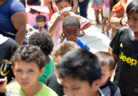 August 8, 2019 - El Picnic Comunitario de la Senadora Estatal Christine Tartaglione fue un gran éxito entre los niños y sus familias que se reunieron hoy en Fairhill Square Park para deleitarse con música gratuita, perros calientes, pretzels suaves, hielo de agua, pintura de caras y el popular regalo de mochilas de regreso a la escuela de la senadora. Cientos de jóvenes se marcharon con mochilas nuevas al hombro y sonrisas en la cara.