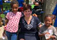 August 8, 2019 - El Picnic Comunitario de la Senadora Estatal Christine Tartaglione fue un gran éxito entre los niños y sus familias que se reunieron hoy en Fairhill Square Park para deleitarse con música gratuita, perros calientes, pretzels suaves, hielo de agua, pintura de caras y el popular regalo de mochilas de regreso a la escuela de la senadora. Cientos de jóvenes se marcharon con mochilas nuevas al hombro y sonrisas en la cara.