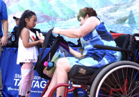 16 de agosto de 2019 - La senadora estatal Christine Tartaglione entregó mochilas gratuitas y suministros para el regreso a la escuela a más de 400 niños agradecidos en el Centro de Recreación Lawncrest ayer cuando organizó un Picnic Comunitario en el bullicioso patio de recreo del vecindario por primera vez en los 15 años de historia de su serie de eventos de finales de verano.