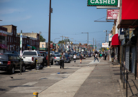 16 de septiembre de 2021 - A petición de la senadora estatal Christine Tartaglione, el gobernador Tom Wolf, líderes estatales y partes interesadas locales visitaron hoy el barrio de Kensington en Filadelfia para evaluar los efectos devastadores de la epidemia de opioides y discutir nuevas estrategias para poner fin a la crisis mientras se revitaliza la comunidad.