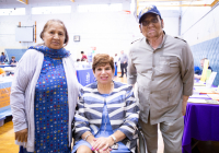 3 de octubre de 2019: Cientos de personas mayores del área noreste de Filadelfia y sus cuidadores se unieron hoy a la senadora estatal Christine M. Tartaglione para su Senior Expo, ya que trajo la serie de eventos anuales al Lawncrest Recreation Center por primera vez en sus más de 20 años de historia. Los impacientes asistentes recogieron valiosa información de más de 50 vendedores sobre temas que iban desde la atención sanitaria a los servicios financieros y la prevención de la delincuencia.