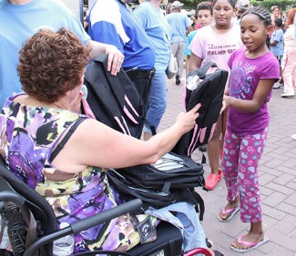 Sen. Tartaglione distributed more than 700 backpacks to young students at her Community Picnic in Wissinoming Park this week.