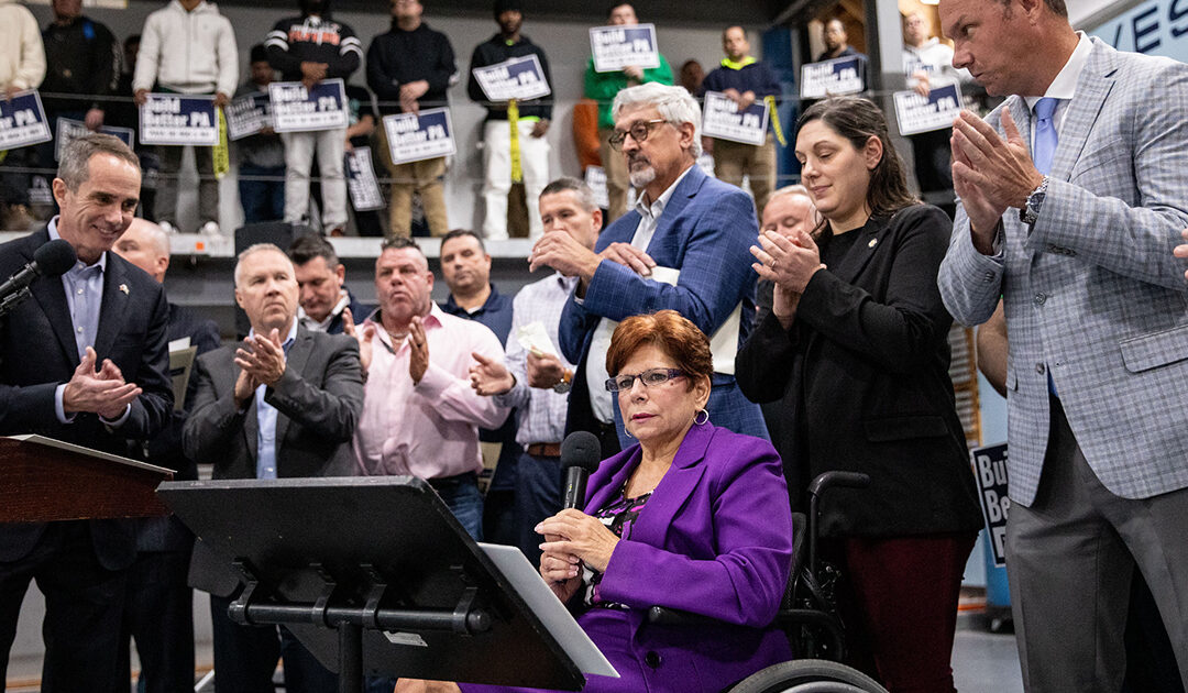 Los miembros del grupo demócrata del Senado estatal anuncian Build Better PA